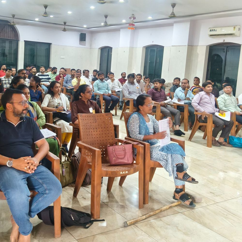 બોર્ડના પેપરોની ચકાસણી માટે 50 % શિક્ષકો ગેરહાજર:લાયકાત વગરના ખાનગી શિક્ષકોને પરત મોકલાયા, રાજ્યના 454 કેન્દ્રો પર 75,000 શિક્ષકો કામે લાગ્યા