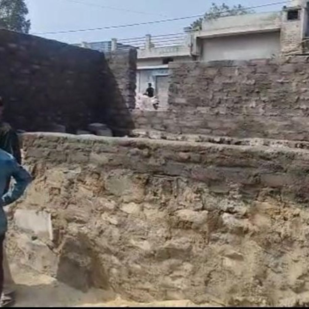 ડિમોલિશન બાદ ફરી ગેરકાયદે બાંધકામ !:રાજકોટનાં જંગલેશ્વરમાં ફરી બાંધકામો શરૂ, જેઓના મકાનો ડિમોલિશનમાં વધુ તૂટી ગયા છે તેઓ સમારકામ કરતા હોવાનો બચાવ