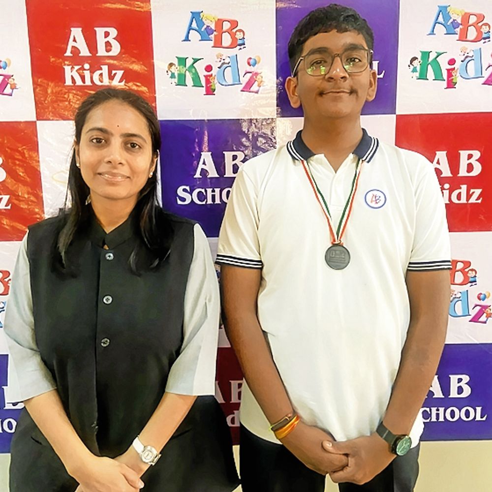 ટપાલ વિભાગ દ્વારા યોજાઈ પત્રલેખન સ્પર્ધા:“ઢાઈ અખર” સ્પર્ધામાં એ. બી. સ્કૂલના છાત્રની પ્રતિભાને રાષ્ટ્રીય મંચે મળી ઓળખ