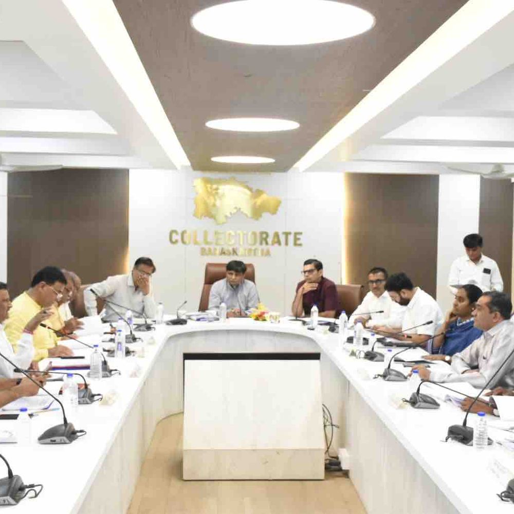 બનાસકાંઠામાં રૂ.25 કરોડથી વધુના 916 કામ મંજૂર:પ્રભારી મંત્રી કમલેશ પટેલના અધ્યક્ષસ્થાને જિલ્લા આયોજન મંડળની બેઠક