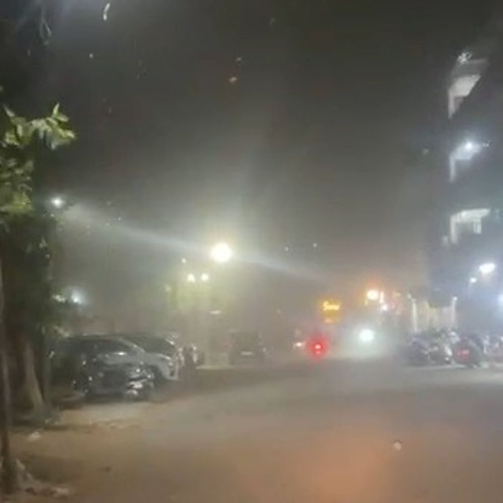 વલસાડમાં વાતાવરણ બદલાયું, ધૂળની ડમરીઓ ઉડી:ભારે પવનથી કેરીના પાકને નુકસાનની ભીતિ, ખેડૂતો ચિંતિત