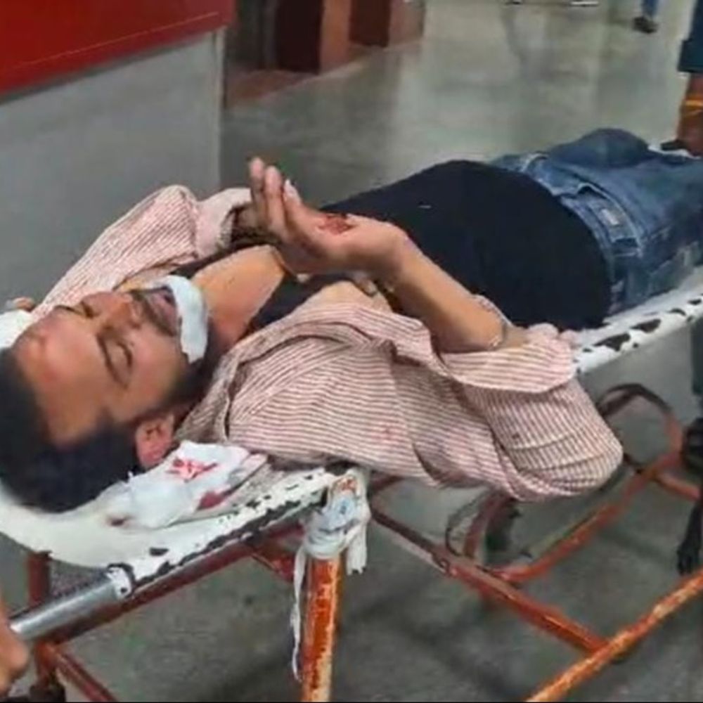 વડોદરામાં સામાન્ય બોલાચાલીમાં ચાકુ-તલવારથી હુમલો:તારા કાકા દુકાન આગળ પેશાબ કરતા હતા તો તું વચ્ચે કેમ પડ્યો કહીં માર માર્યો, પોલીસે બે અલગ અલગ ગુના નોંધ્યા