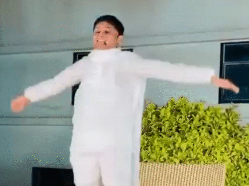 બ્લેક થાર, યોગગુરુના વેશમાં ફેક કરન્સીનો કિંગપિન: 15 ફૂટ ઉંચી દીવાલ, હાઇટેક ઓફિસમાં સિતાર અને તલવાર.