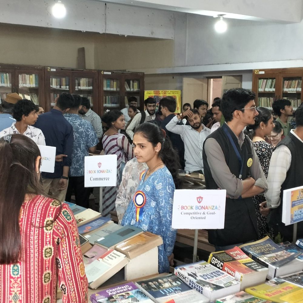 પુસ્તકપ્રેમનો ઉત્સવ : વેરાવળની ચોક્સી કોલેજમાં ‘BOOK BONANZA 2026’ધામધૂમથી ઉજવાયો:વાંચન સંસ્કૃતિને મળ્યો નવો વેગ, 250થી વધુ વિદ્યાર્થીઓએ પુસ્તકોના ખજાનામાં લગાવી ડૂબકી