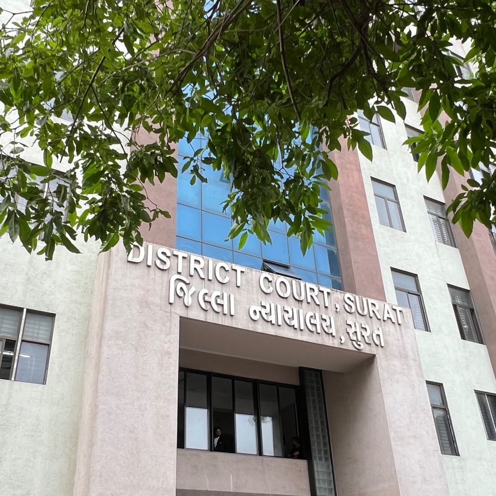 9 વર્ષની બાળકી સાથે અડપલાં કરનાર શખસને 7 વર્ષની કેદ:આરોપીએ પોતાની દીકરીની બહેનપણીને લાલચ આપી ઘરમાં બોલાવી આચર્યું હતું દુષ્કૃત્ય