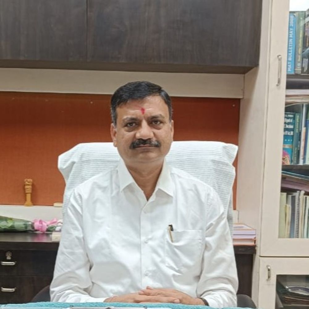 સૌરાષ્ટ્ર યુનિ.માં VC ના મિત્ર 13 મા કાયમી કુલસચિવ બન્યા:ડૉ. અજયસિંહ જાડેજાએ કહ્યું - હું જ્યાં ભણ્યો ત્યાં જ રજીસ્ટ્રાર બન્યો, યુનિવર્સિટીના વહિવટમાં પારદર્શકતા, ડિજિટલાઈઝેશન તરફ વાળવાનો પ્રયાસ રહેશે