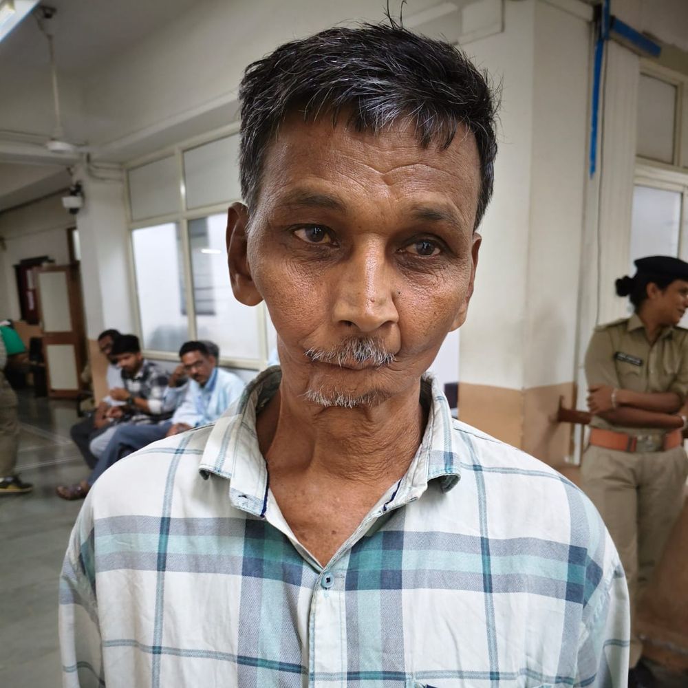 ડિસ્ટ્રીક્ટ કોર્ટે ફરમાવી સજા:વલસાડ પાલિકાના કર્મીએ સગીરાને બિભત્સ ફોટા બતાવતા 2 વર્ષની કેદ