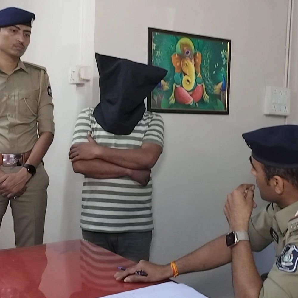 વાપીમાં પત્નીના પ્રેમીની હત્યા કરનારના જામીન નામંજૂર:આરોપી પતિની 45 દિવસની વચગાળાની જામીન અરજી કોર્ટે ફગાવી