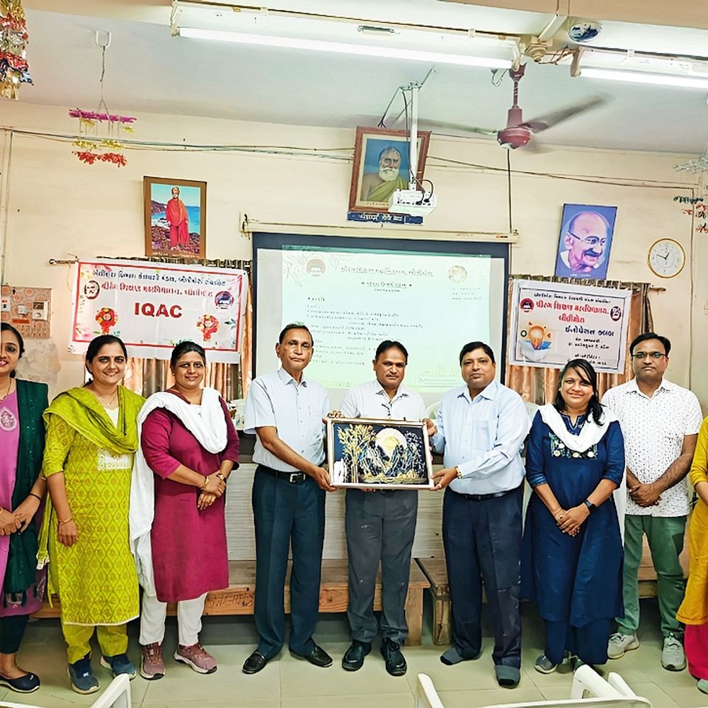 ‘માનવ ઉત્કર્ષ મંડળ'' વ્યાખ્યાન કાર્યક્રમ‎ યોજાયો:નવસારી ડાયેટ પ્રાચાર્યે તાલીમાર્થીઓને‎ સફળતાના 10 કૌશલ્યોની સમજ આપી‎