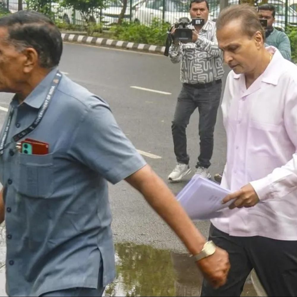 અનિલ અંબાણી બીજા દિવસની પૂછપરછ માટે CBI-હેડક્વાર્ટર પહોંચ્યા:SBI તરફથી ₹2,929 કરોડની છેતરપિંડીનો કેસ; પહેલા દિવસે 8 કલાક સુધી પૂછપરછ થઈ હતી