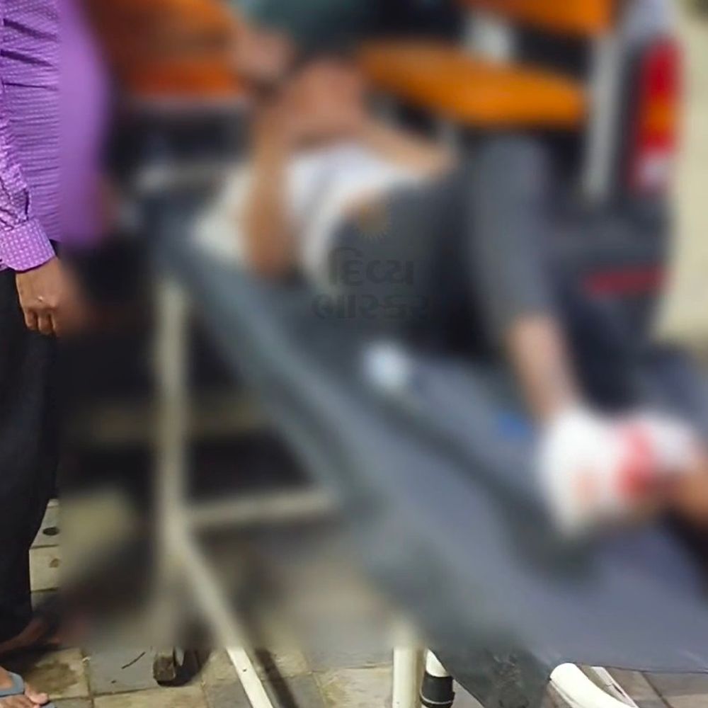 ગોધરા મહુલીયા ચોકડી પાસે ઈકો-બાઈક અકસ્માત:એક યુવક ગંભીર રીતે ઇજાગ્રસ્ત, હોસ્પિટલમાં દાખલ