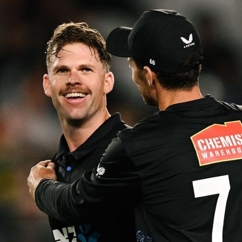 ન્યૂઝીલેન્ડે સાઉથ આફ્રિકાને 8 વિકેટે હરાવ્યું:5 T20ની સિરીઝમાં 2-1 થી લીડ મેળવી, ટોમ લાથમે ફિફ્ટી ફટકારી