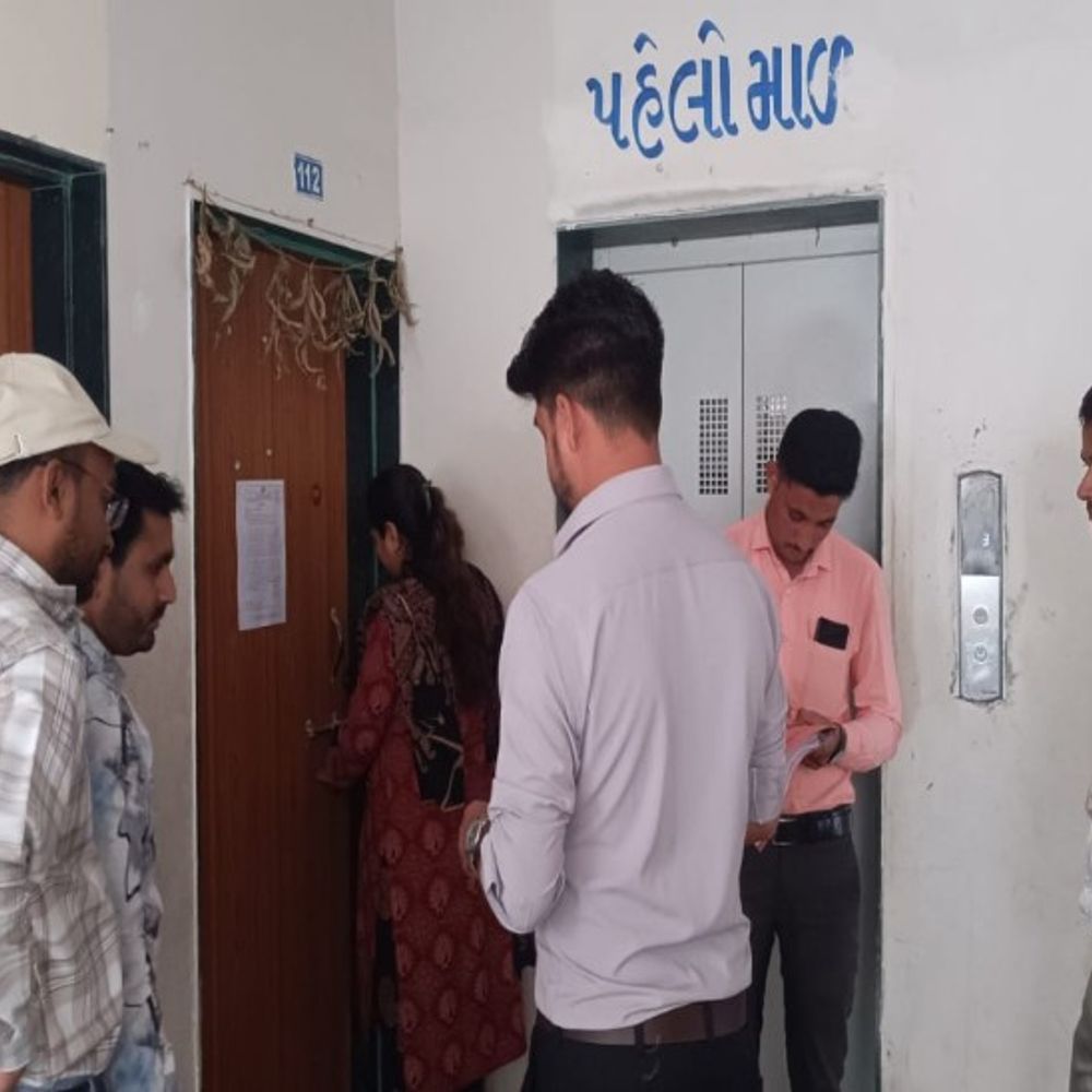 ભાવનગર મહાનગરપાલિકાની લાલ આંખ:પ્રધાનમંત્રી આવાસ યોજનામાં ગેરકાયદેસર ભાડૂઆતો રાખનારા 15 આવાસો સીલ