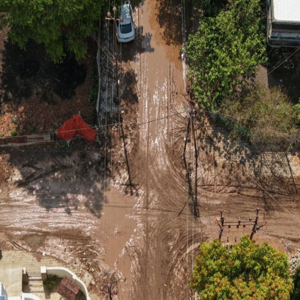 ડ્રોન કેમેરાથી ઉત્તર સરદારનગર વોર્ડની કોંગ્રેસે ખોલી તંત્રની પોલ:ચોમાસા પહેલા જ ચિંતાજનક સ્થિતિની કોંગ્રેસે ખોલી પોલ