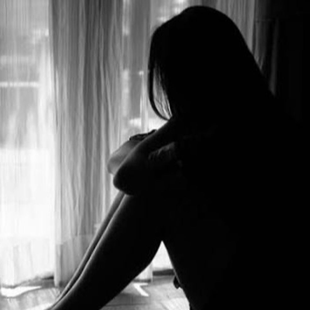 'જો તું નહીં આવ તો ધાબા પરથી નીચે ફેંકી દઈશ':રાજકોટમાં પતિના અન્ય સ્ત્રી સાથેના પ્રેમ સંબંધોનો વિરોધ કરનાર પત્નીને ત્રણ વર્ષથી મળતો શારીરિક-માનસિક ત્રાસ