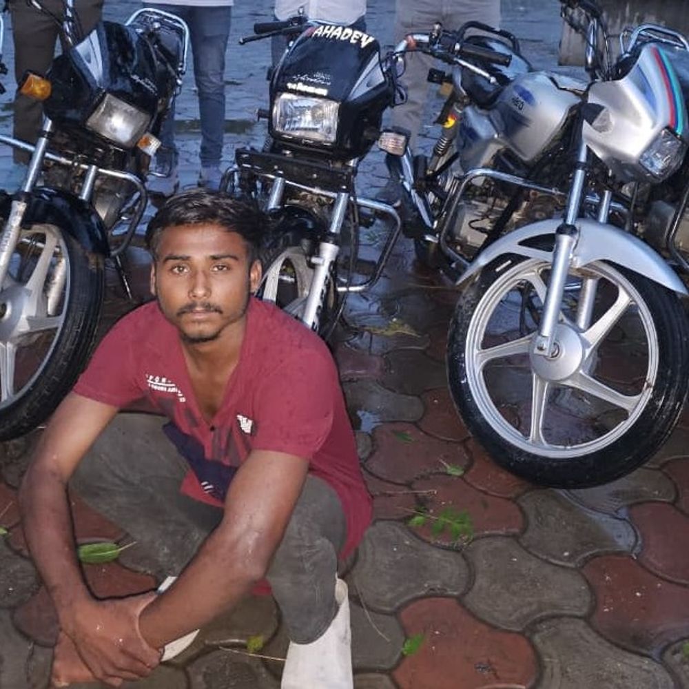 વલ્લભીપુરમાંથી 5 ચોરીના બાઈક સાથે યુવક ઝડપાયો:જેતપુર, જસદણ, વડોદરા સહિતના સ્થળેથી બાઈક ચોરી કર્યાની કબૂલાત