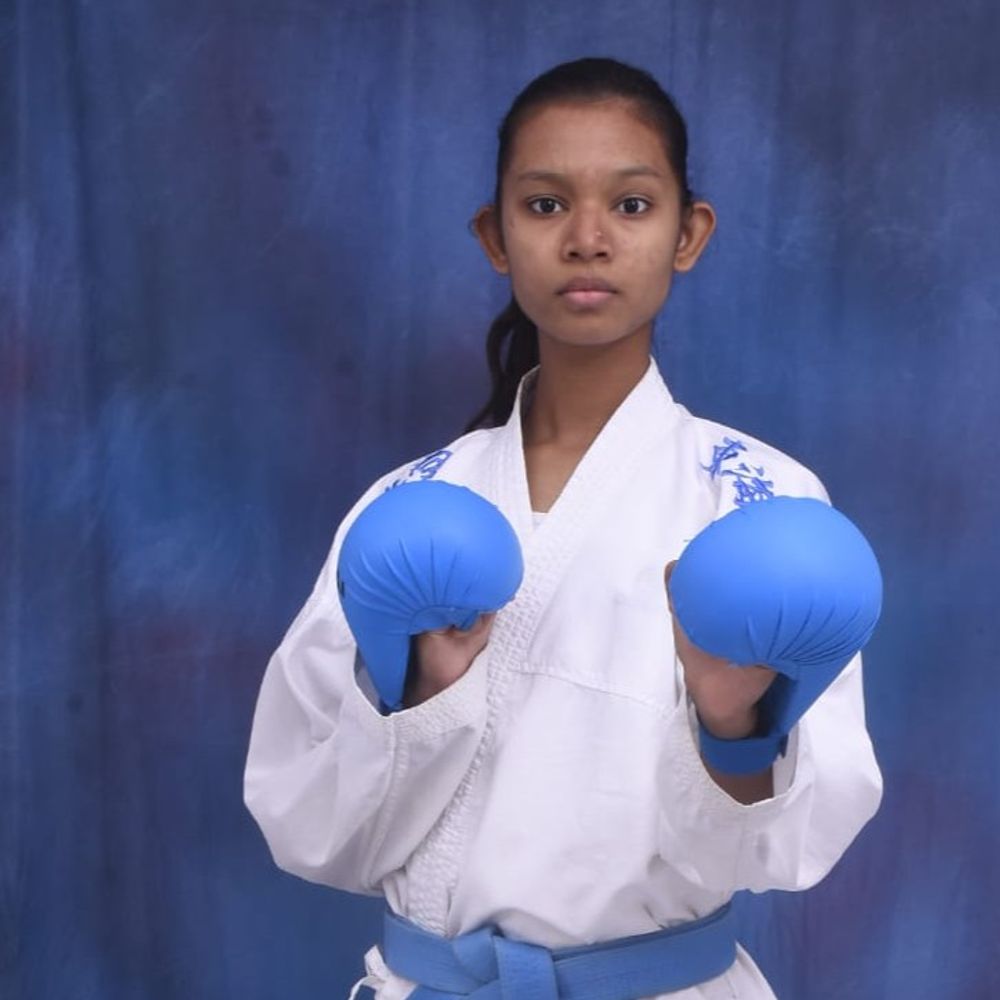 જિલ મકવાણાએ કરાટેમાં રચ્યો નવો ઇતિહાસ:આસામમાં યોજાનારી ઓલ ઇન્ડિયા ગેમ્સમાં સૌરાષ્ટ્ર યુનિવર્સિટીની દીકરી બે ઇવેન્ટમાં ટકરાશે