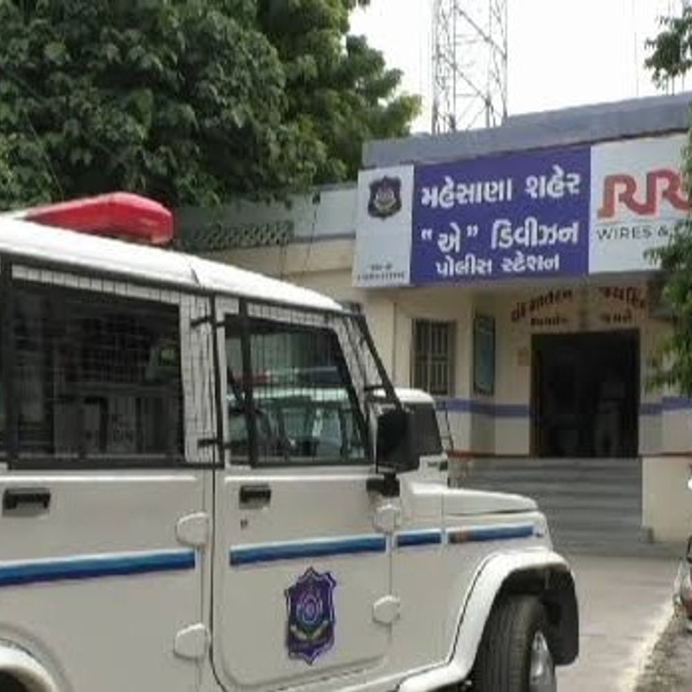 ધોબીઘાટ રોડ પર ધોળા દિવસે લૂંટ:એક્ટિવા પર જતી વૃદ્ધાના ગળામાંથી દોઢ તોલાનો સોનાનો દોરો તોડી બાઇક સવાર ફરાર