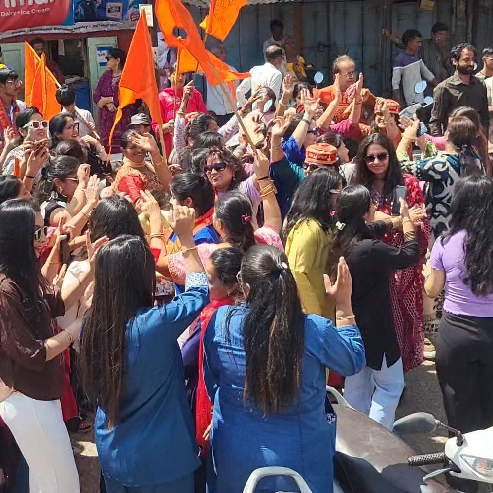 મોડાસામાં ચેટીચાંદની ભવ્ય ઉજવણી: સિંધી સમાજની શોભાયાત્રા અને 'આયોલાલ ઝુલેલાલ'ના નાદથી શહેર ગુંજ્યું.