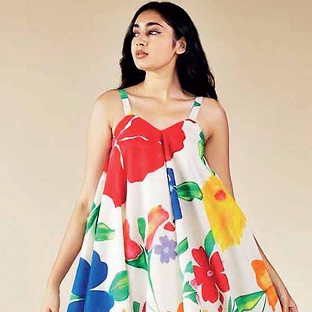 ફેશન: ગરમીમાં ફ્રોક્સ - હળવાશ, સ્ટાઈલ અને આત્મવિશ્વાસનું મિલન, સમર માટે આરામદાયક અને સ્ટાઇલિશ આઉટફિટ.