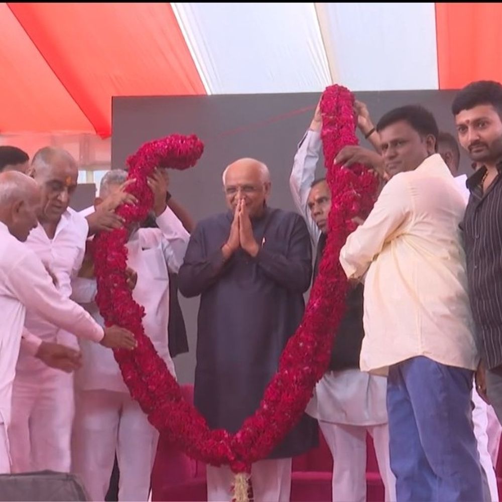 અમદાવાદના ખોડીયાર ગામે હનુમાનદાદા પુનઃ પ્રાણપ્રતિષ્ઠા મહોત્સવ યોજાયો:મુખ્યમંત્રી ભૂપેન્દ્ર પટેલ સહિત સંતો-મહંતો ઉપસ્થિત રહ્યા