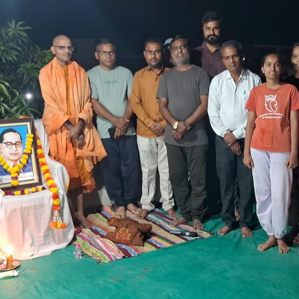 બોટાદમાં 'રાજગૃહ' ખાતે બુદ્ધ વંદના કાર્યક્રમ યોજાયો:સુરેન્દ્રનગરથી પૂજ્ય ભંતે મંગલબોધિ ઉપસ્થિત રહ્યા