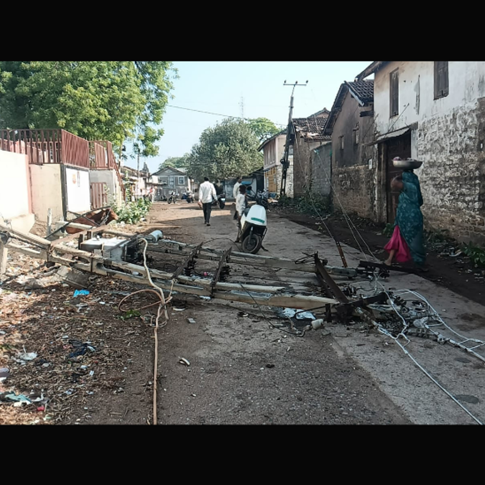 ભાવનગરમાં વાવાઝોડાથી PGVCLના 125 વીજપોલ ધરાશાયી.