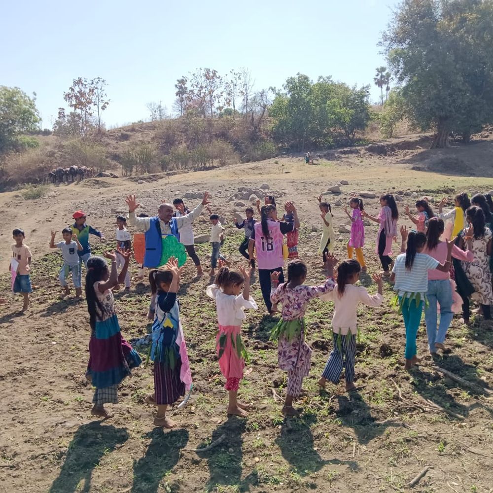 આયોજન:બોરીદ્રામાં મુખ્ય શિક્ષકની બાળકો સાથે અનોખી રીતે વિશ્વ વન તેમજ જળ દિવસની ઉજવણી