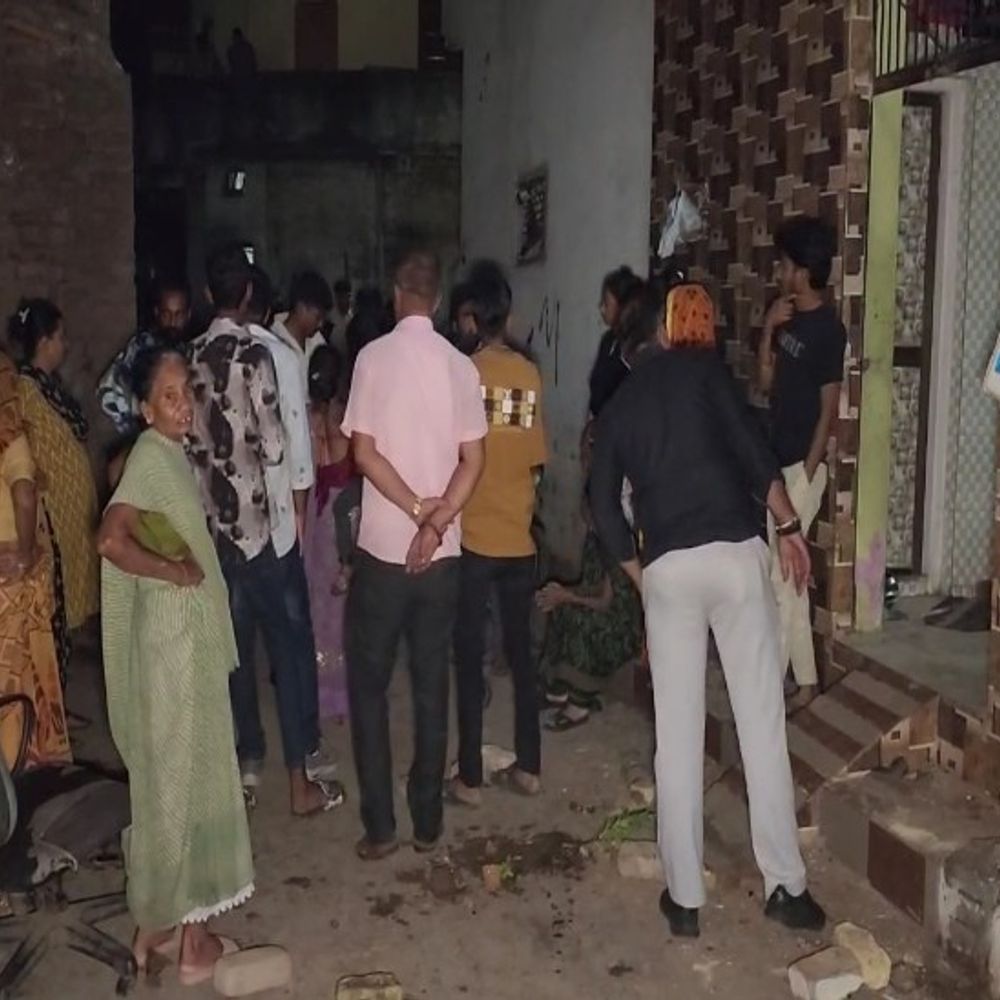 મંદિરે દર્શન બાબતે બે જૂથો વચ્ચે હિંસક અથડામણ:ગાળો બોલવાની ના પાડતા છરી અને પથ્થરો વડે માર માર્યો, બાઇકમાં તોડફોડ કરી જાનથી મારવાની ધમકી આપી, સામસામી ફરિયાદ