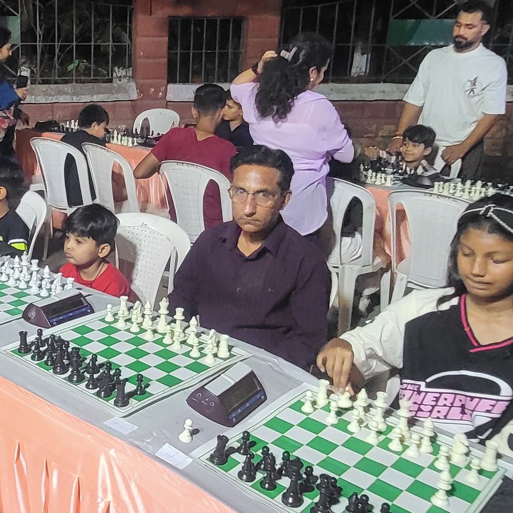 ચીરીપાલ ગ્રુપ દ્વારા ગોટિલા ગાર્ડન ખાતે ઓપન સ્ટ્રીટ ચેસ યોજાઈ:ચેસ સિરીઝની બીજી ટુર્નામેન્ટમાં 200થી વધુ લોકોએ ભાગ લીધો, 13 વર્ષથી નાની વયના તમામ ખેલાડીઓને મેડલથી સન્માનિત કરાયા