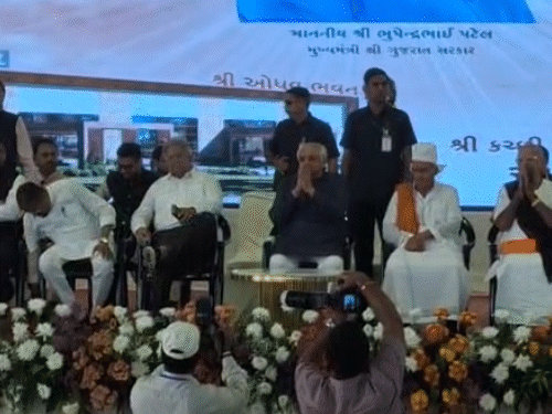 વલસાડમાં ભાનુશાલી સમાજનો ત્રિવેણી મહોત્સવ: CM ભૂપેન્દ્ર પટેલ દ્વારા ‘ઓધવ ભવન’નું લોકાર્પણ.