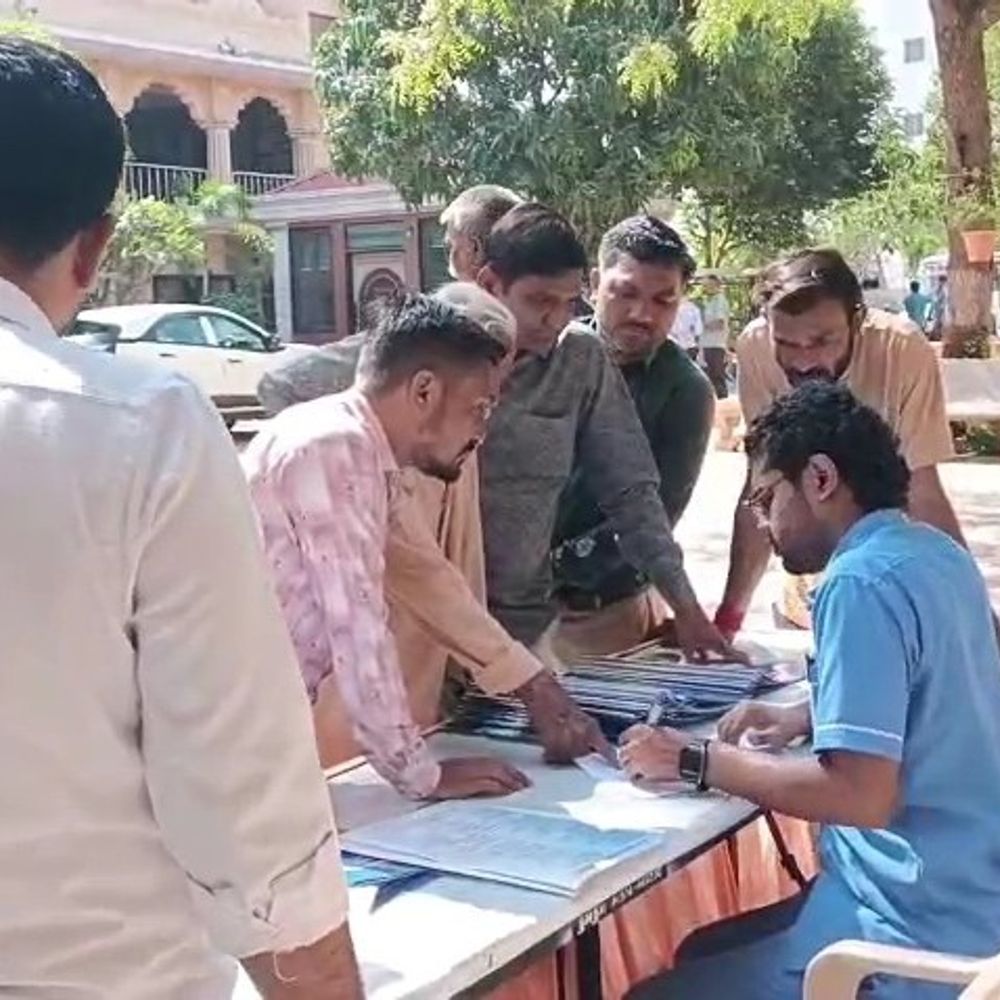 બોટાદના ગઢડા રોડપર ગુરુકુળ ખાતે નિઃશુલ્ક નિદાન કેમ્પ યોજાયો:મોટી સંખ્યામાં લોકોએ કેમ્પનો લાભ લીધો, જિલ્લા ભાજપ દ્વારા આયોજન