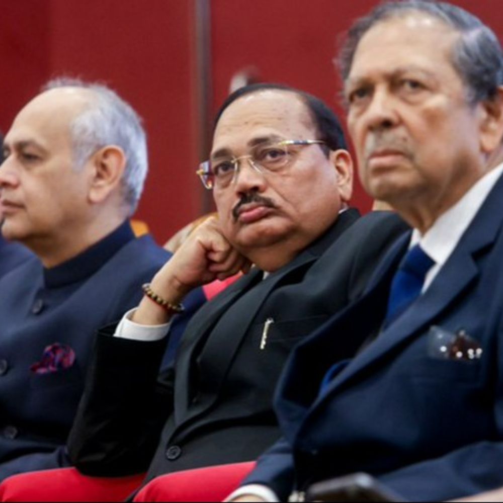 CJIએ કહ્યું- AI ન્યાયતંત્રને મજબૂત કરવામાં મદદ કરે:ડેટા-રેકોર્ડ સંભાળે, પેટર્ન ઓળખે પરંતુ ચુકાદા સંભળાવવાના કામમાં દખલ ન કરે; ચુકાદાઓ માણસના હાથમાં જ રહેવા જોઈએ