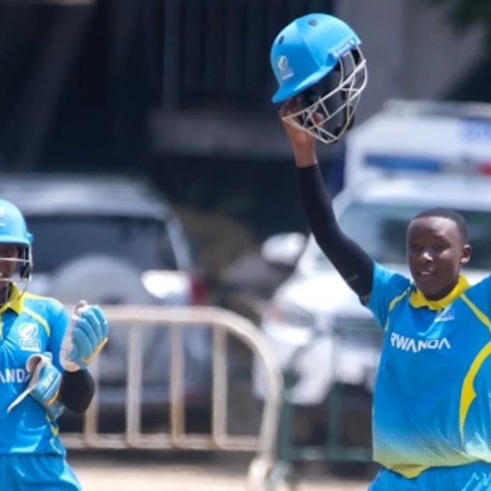 રવાન્ડાની ફેનીએ ટી-20 ડેબ્યૂમાં સદી ફટકારી:આવું કરનાર પ્રથમ મહિલા ખેલાડી બની, 65 બોલમાં 111 રન બનાવી અણનમ રહી