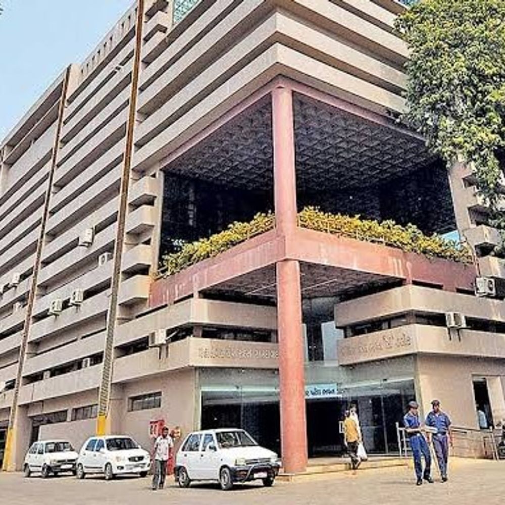 નવી મતદારયાદી જાહેર:અમદાવાદમાં નાગરિકો AMC ઓફિસો ખાતે લગાવેલી મતદાર યાદીમાં પોતાનું નામ તપાસી શકશે