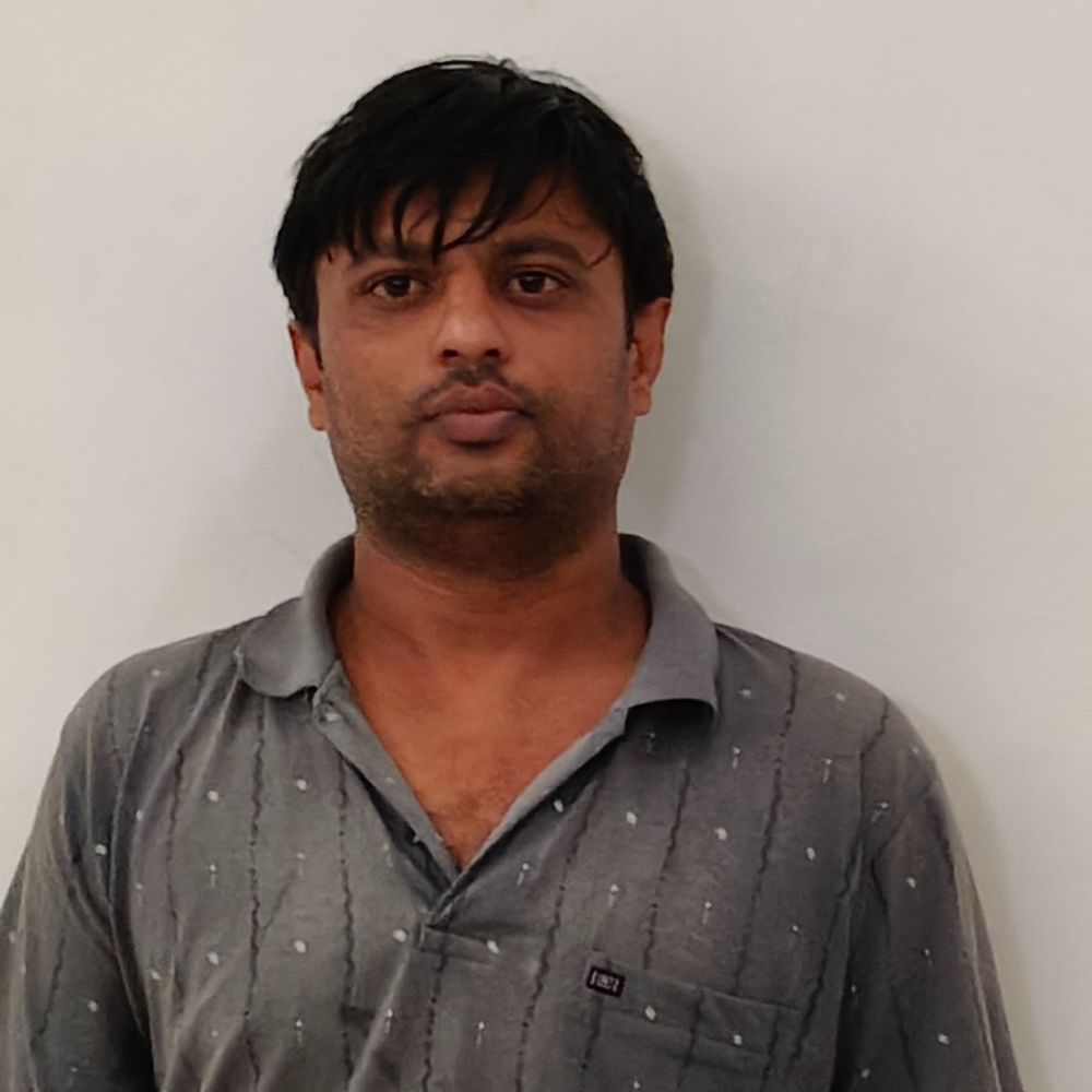 રાજકોટમાં ડોક્ટરને બ્લેકમેલ કરતો તબીબ ઝડપાયો:ક્લિનિકમાં સ્પાય કેમેરો લગાવી તબીબની અંગત પળોના વિડીયો બનાવી રૂ.25 લાખ માંગ્યા, 11 બોગસ પત્રકારો પોલીસ પકડથી દૂર