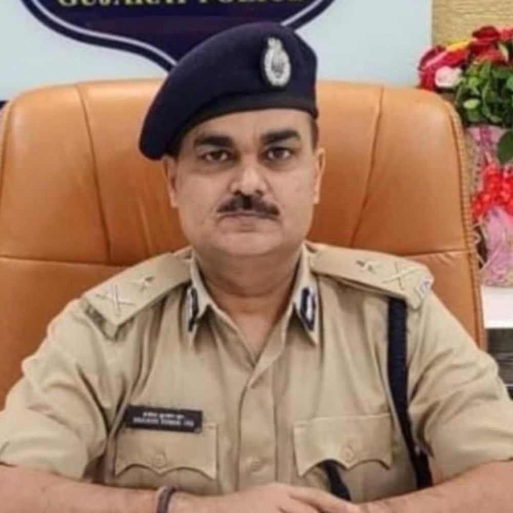 વ્યાજખોરોના આતંકને ડામવા પોલીસની જનસંપર્ક સભા:24મીએ વ્યાજના વિષચક્રમાં ફસાયેલા લોકોની રજૂઆત CP સાંભળશે, રિક્ષા મારફત એનાઉન્સમેન્ટ કરાયું