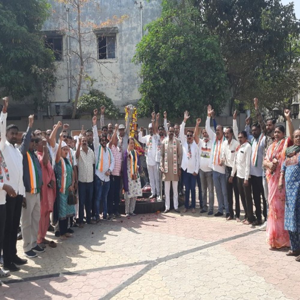 શહીદ દિન નિમિત્તે શહેર કોંગ્રેસ દ્વારા ક્રાંતિવીરોને ભાવાંજલિ અર્પી:"એ મેરે વતન કે લોગો, જરા આંખો મેં ભર લો પાની...જો શહીદ હુએ હૈ ઉનકી, જરા યાદ કરો કુરબાની"