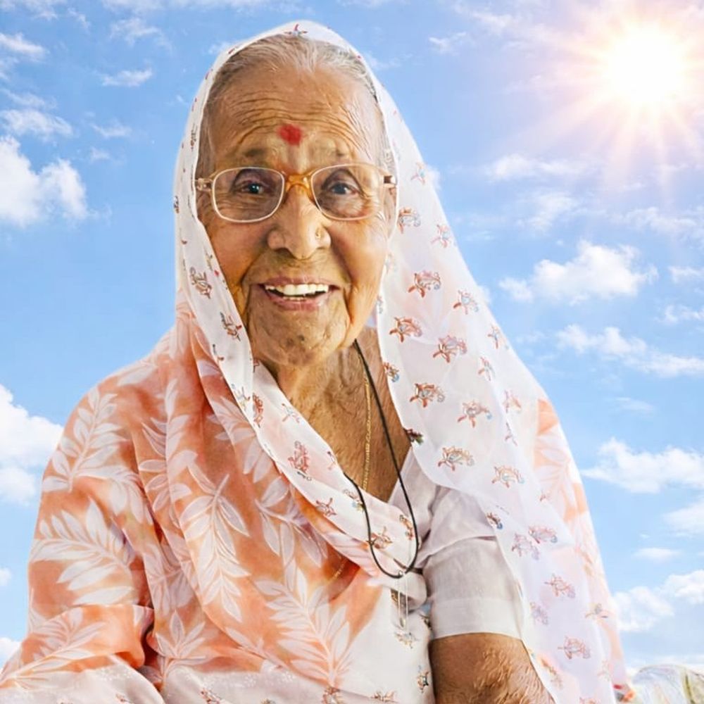 પુત્રોએ 94 વર્ષીય માતાનું દેહદાન કર્યું:અમોદરાના કાંતાબેનનું અવસના થતા તેમના પુત્રોએ દેહને મેડિકલ કોલેજને અર્પણ કર્યો