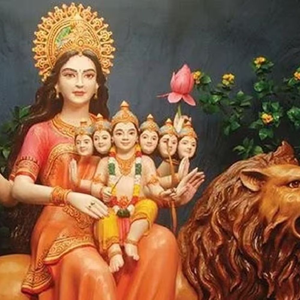 નવરાત્રિ, સર્વાર્થસિદ્ધિ અને રવિ યોગનો દુર્લભ સંયોગ:માઁ સ્કંદમાતાની આરાધનાથી ખુલશે સંતાન સુખના દ્વાર; પૂજા દરમિયાન પીળા વસ્ત્રો-ભોગનું મહત્ત્વ