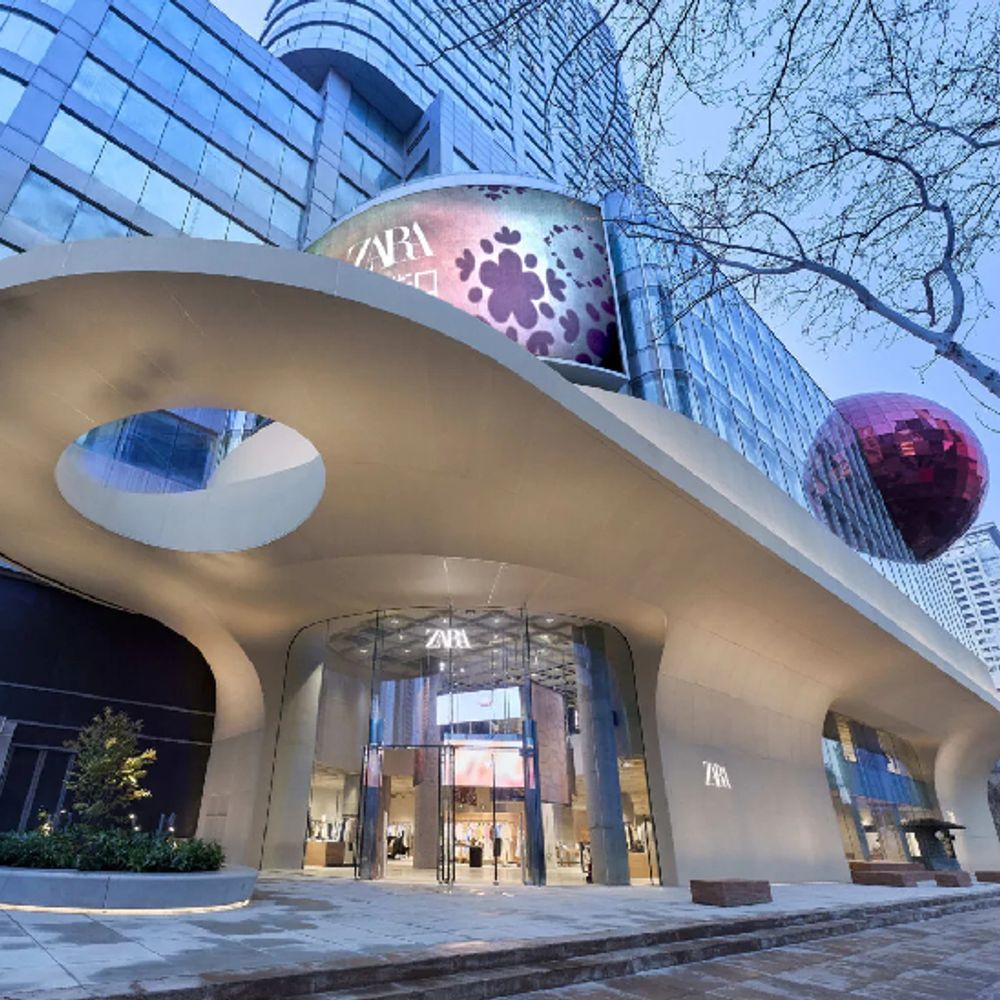 ઝારાએ ચીનમાં અડધી દુકાનો બંધ કરી:ફાસ્ટ ફેશનના યુદ્ધમાં ચીની બ્રાન્ડ શીન-ટેમુને હરાવ્યા, પ્રીમિયમ ગ્રાહકો પર ધ્યાન કેન્દ્રિત, રેકોર્ડ 4.3 લાખ કરોડનું વેચાણ