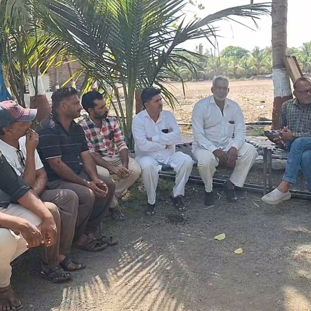 ગીર બોર્ડર પર 'નોટિસ રાજ' થી ખેડૂતોમાં ભારે રોષ:ગીરના 0 થી 1 કિમી વિસ્તારમાં હોમસ્ટે મુદ્દે સરકાર અને ખેડૂતો આમને-સામને: "અમને વિકાસના નામે ફરી ઝૂંપડામાં ન ધકેલો",વન વિભાગ સામે આક્રોશ અને આંદોલનની ચીમકી