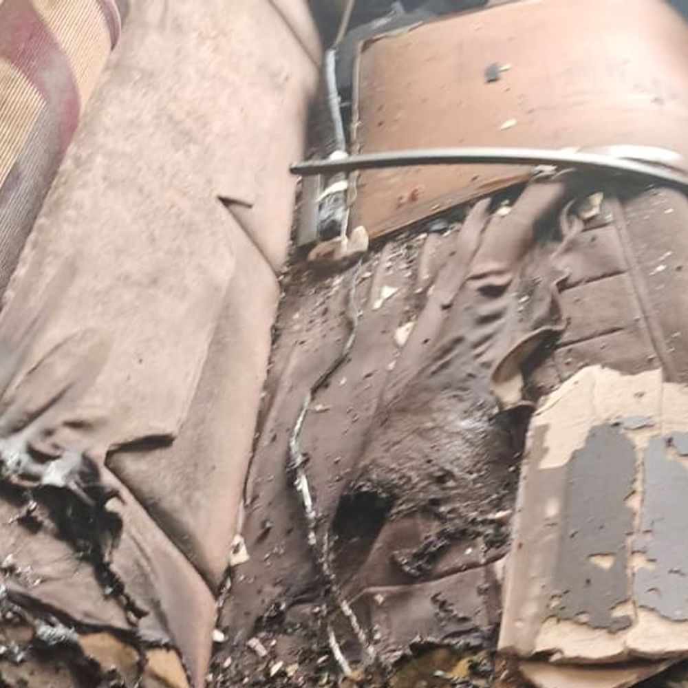 જીવરાજ પાર્કનાં નંદનહિલ્સ એપાર્ટમેન્ટના ફ્લેટમાં ભીષણ આગ:ધુમાડામા ફસાયેલા 10થી વધુ લોકોનું દિલધડક રેસ્ક્યુ કરાયું, ચિમની સળગતા આગ મકાનમાં પ્રસરી