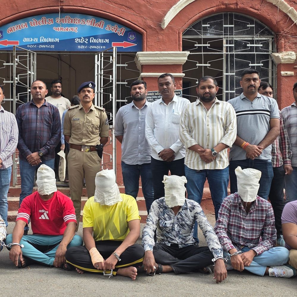 જામનગરમાં યુવાનો પર ફાયરિંગ-હુમલો: 6 આરોપી ઝડપાયા:દેશી કટ્ટા, જીવતા કાર્ટીસ, કાર સહિત 18 લાખનો મુદ્દામાલ જપ્ત