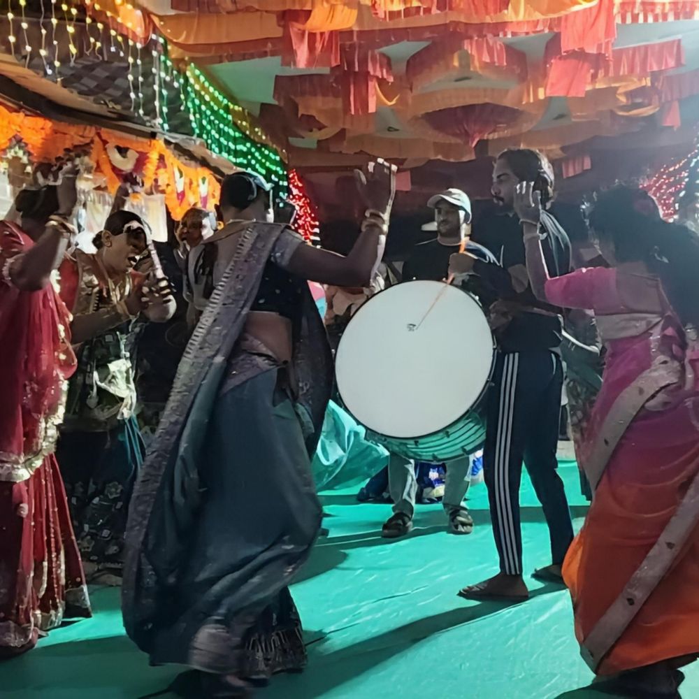 ચૈત્રી નવરાત્રી નિમિત્તે વિશેષ આયોજન:ગોધરા ખાડી ફળિયામાં કિન્નર સમાજના અખાડામાં મેલડી માતાના મઢમાં ચૈત્રી નવરાત્રીની ભવ્ય ઉજવણી