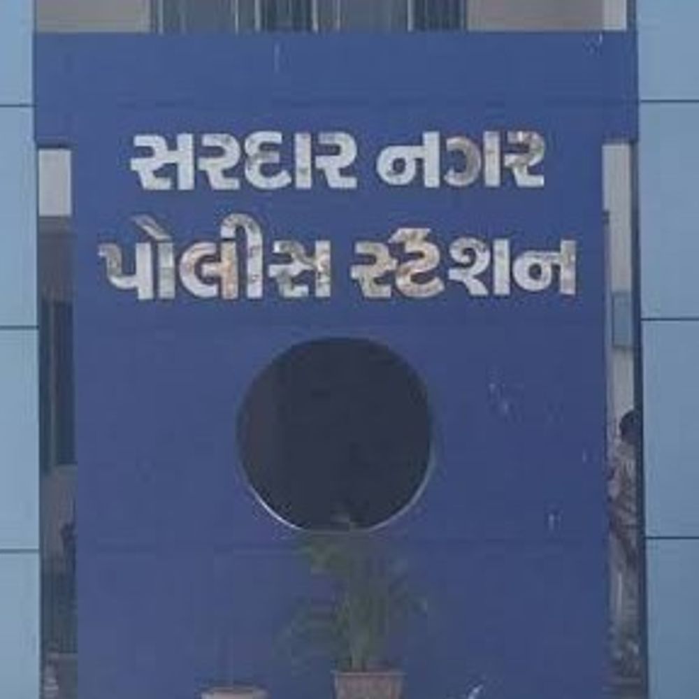 બાળ મજૂરી કરતા 6 બાળકોને મુક્ત કરાવ્યા:નોબલ નગરમાં કાપડની દુકાનમાં 12-12 કલાક બાળકો પાસે સિલાઈ અને કટીંગ કામ કરાવવાતું, પોલીસે દુકાન માલિક વિરુદ્ધ ગુનો નોંધ્યો