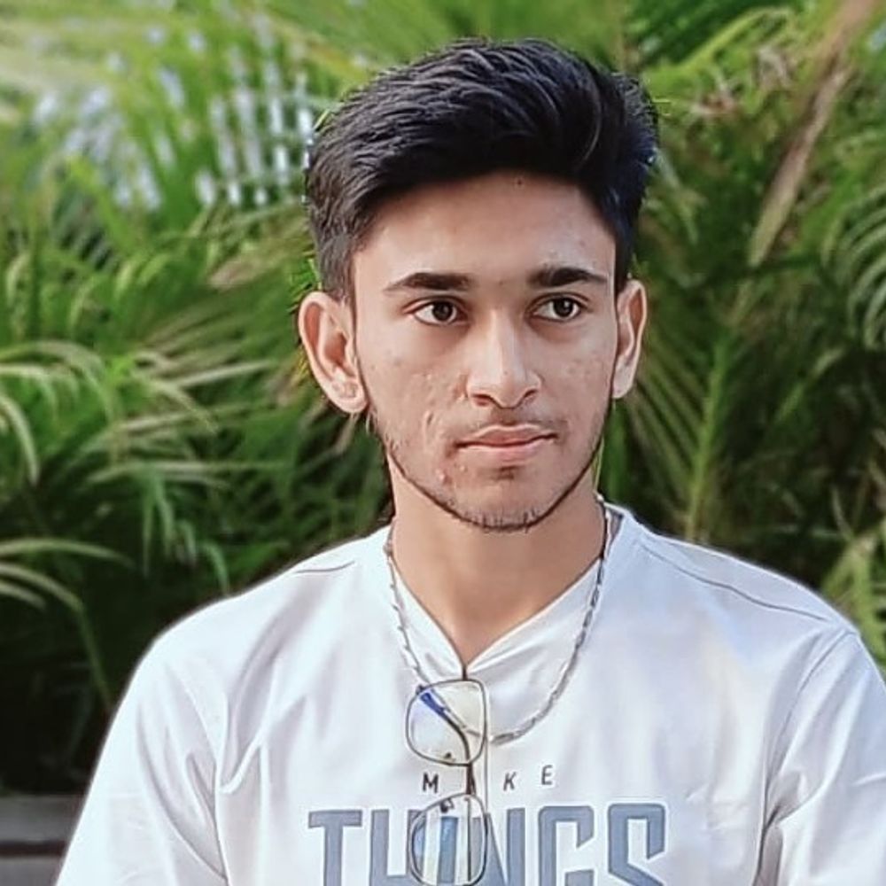 સ્વિમિંગ પૂલમાં ડૂબી જતા આશાસ્પદ યુવાનનું મોત:રાજકોટમાં અવધના બંગલા પાસે ક્રિકેટ રમતા બંધ સ્વિમિંગ પૂલમાં પડેલો બોલ લેવા જતા કોલેજીયને જીવ ગૂમાવ્યો, 108 એમ્બ્યુલન્સના નર્સને બદલે મિત્રે CPR આપ્યુ