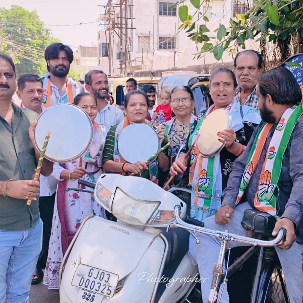 ઇઝરાયેલ-ઈરાન યુદ્ધ વચ્ચે મોંઘવારીનો માર:રાજકોટ કોંગ્રેસે થાળી-વેલણ વગાડી PMનાં 'કોરોના કાળ'ના આહવાનની યાદ અપાવી અનોખો વિરોધ કર્યો