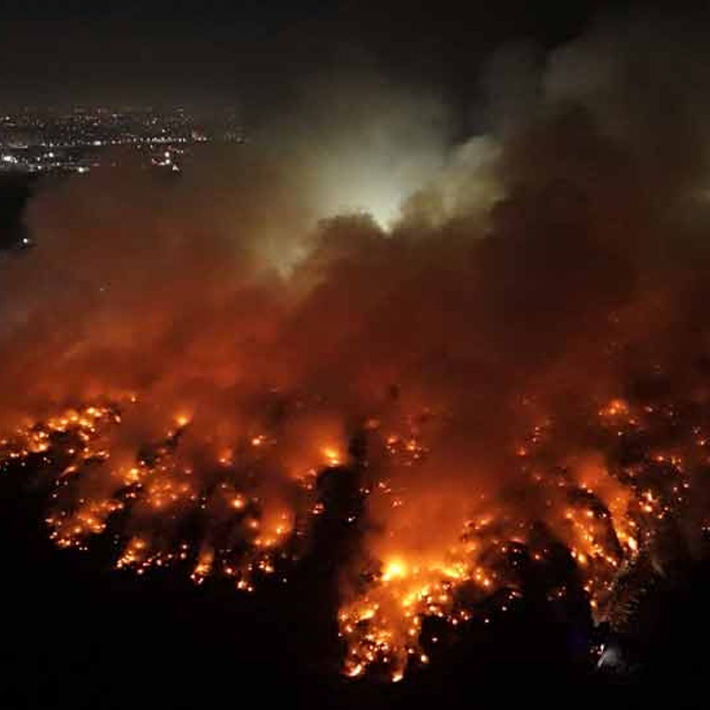 ખજોદ ડમ્પિંગ સાઇટ પર ભીષણ આગ:3 વર્ષમાં 30 લાખને બદલે 14 લાખ ટન કચરો જ પ્રોસેસ કર્યો, મુદત પૂરી થઈ ને 53 દિવસે ફરી આગ