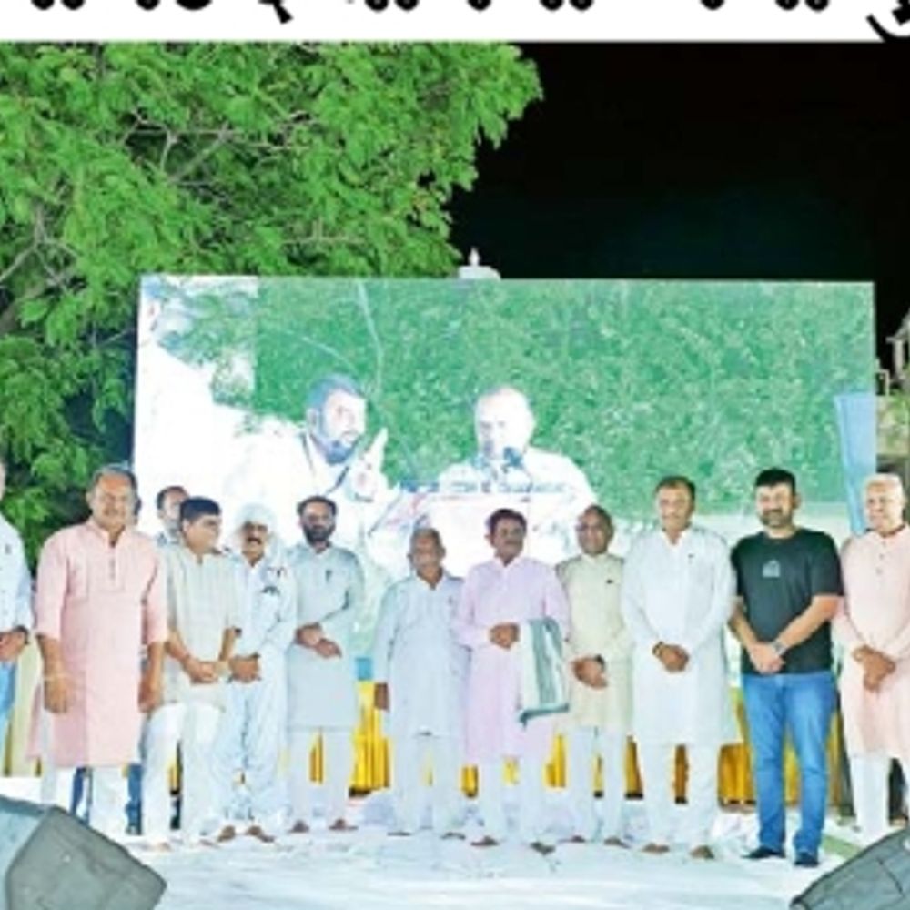 આયોજન:માધાપરમાં જીવદયા કાર્યો હેતુ હાસ્ય દરબાર યોજાયો